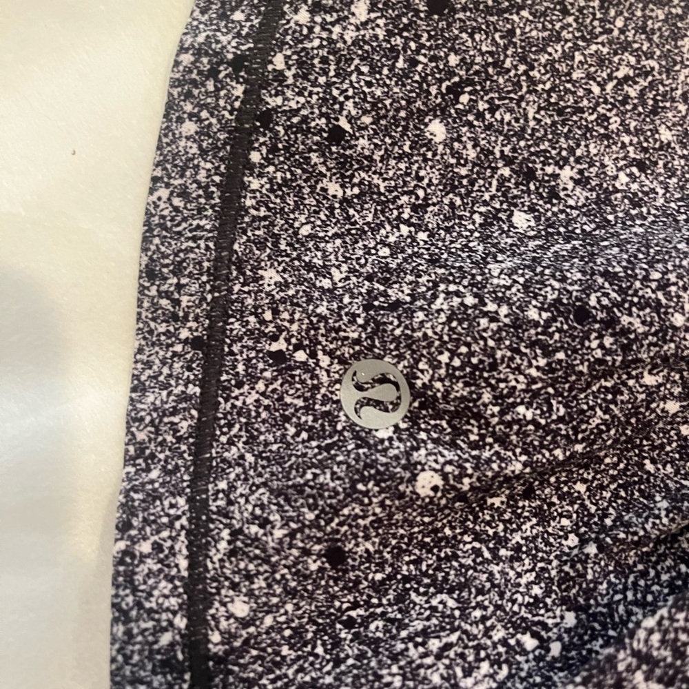 Lululemon Pattern Skirt. Size 4 Regular - image 4